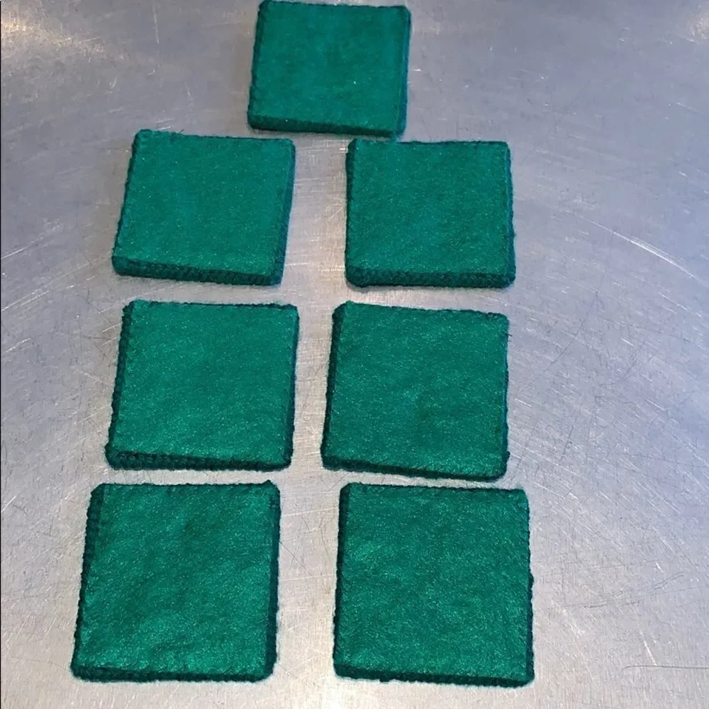 ‎Vtg kitschy NOEL yarn Christmas coasters